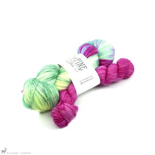  Fingering - 04 Ply Kit Lily And Pine Day Lily Sock Fireworks